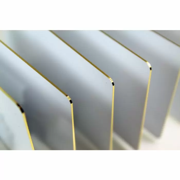 Hvide plastkort med Guld-kant